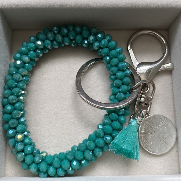 Handmade Teal Beaded Keychain Bracelet Silver Key Ring Wristlet - Picture 7 of 7